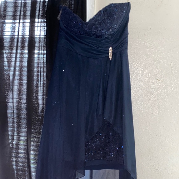 Dress - Picture 3 of 3